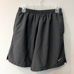 Men’s Nike Dryfit Workout Shorts (L)
